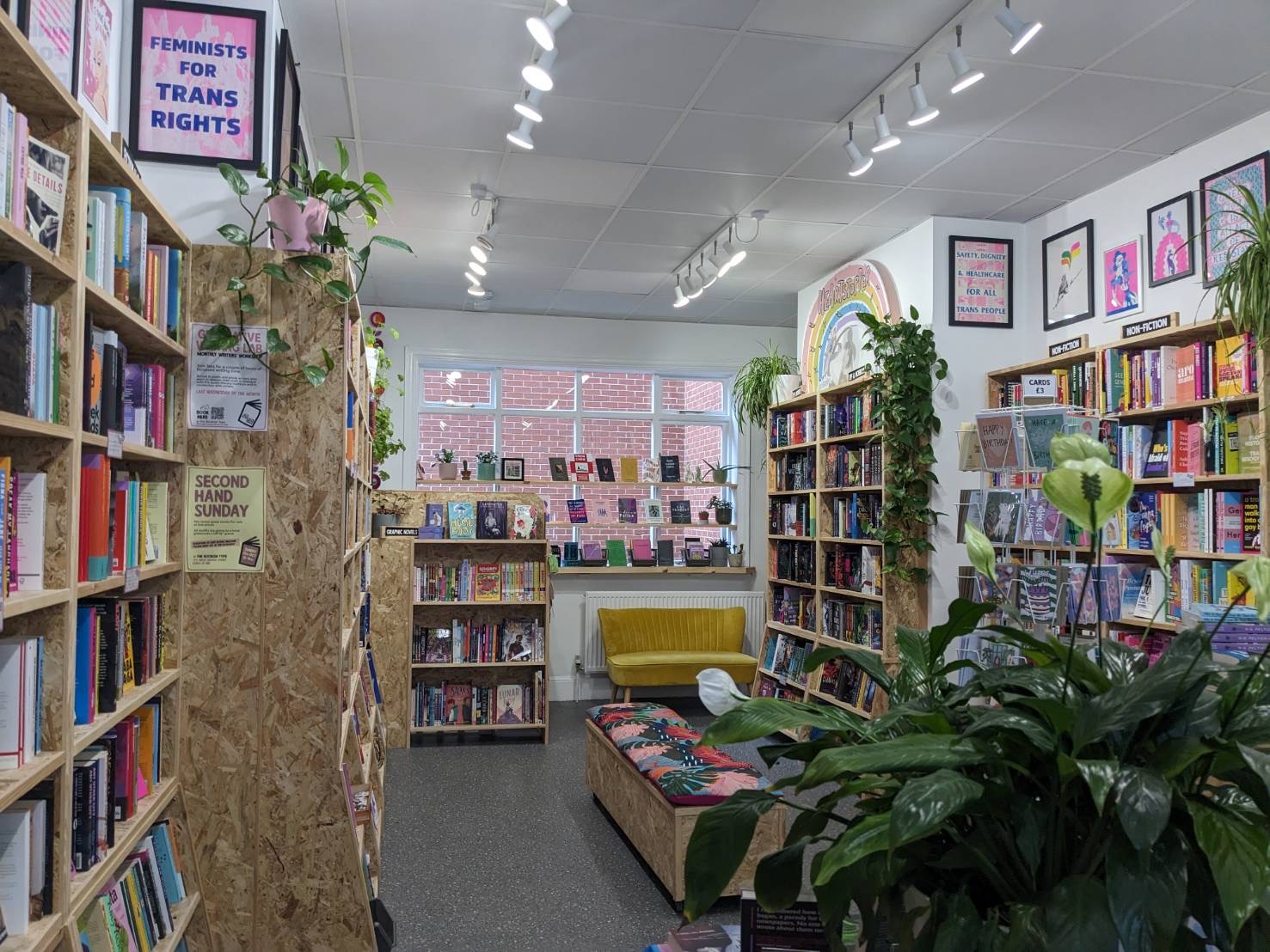 B1本屋の中